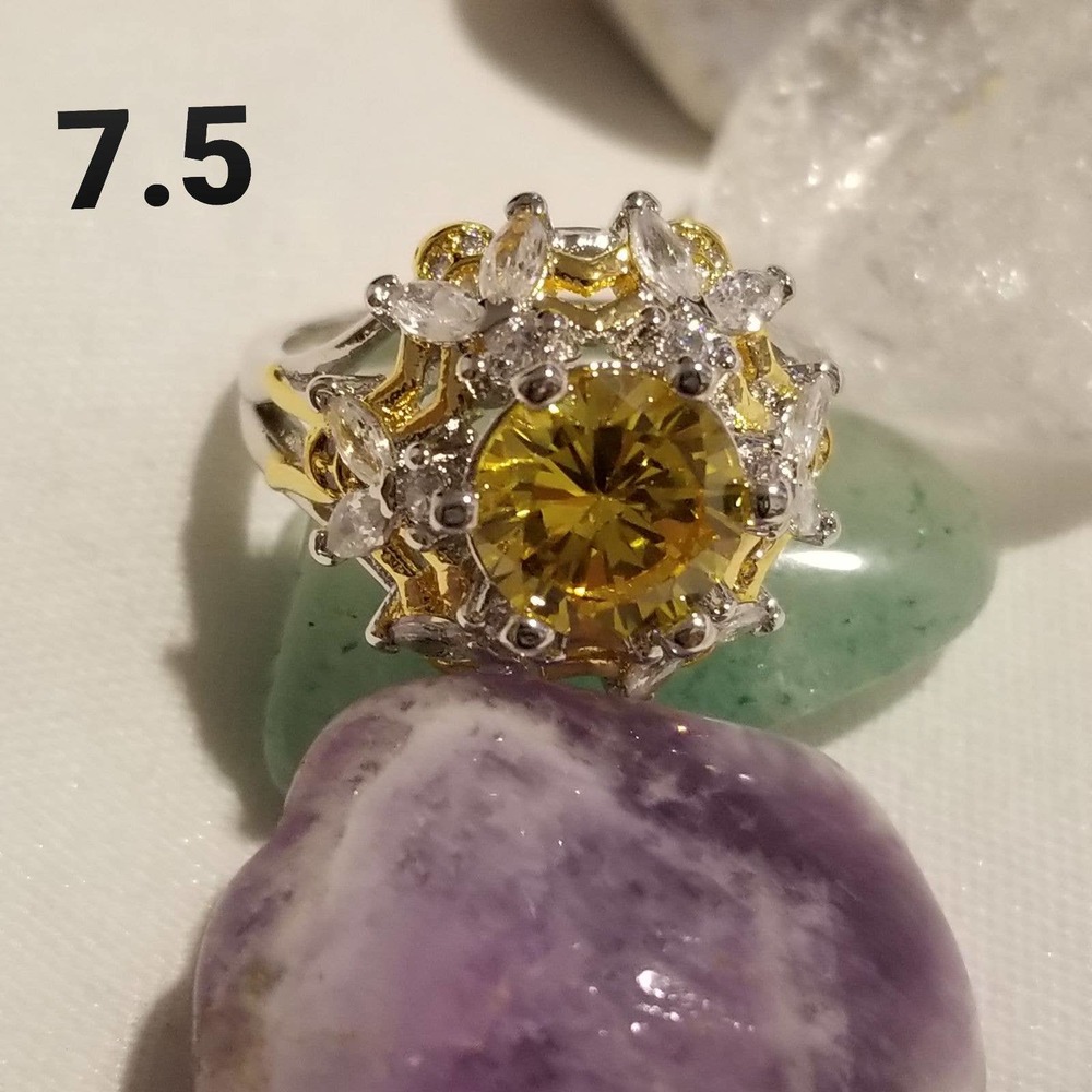 *Vintage Citrine Flower Two-tone Ring